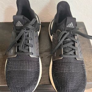 Adidas Ultraboost Black size 9 - used